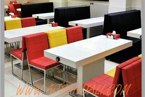 رنگ مناسب میز و صندلی رستورانی